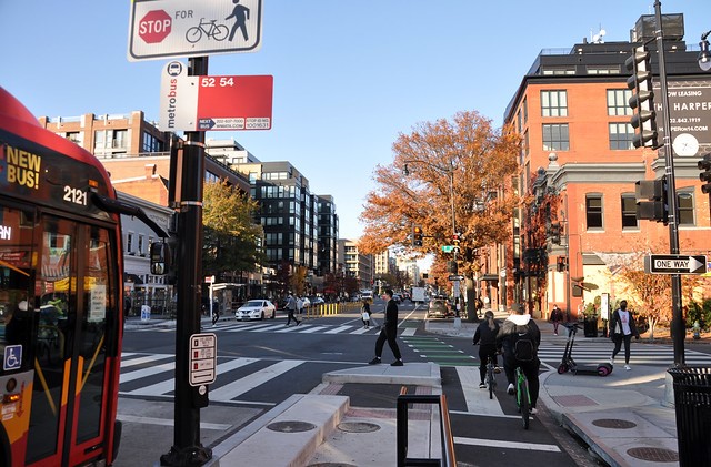 14th Street floating bus stop and bike lanes in Washington, DC (BeyondDC/Flickr)