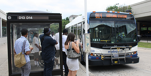 CarFreeDay2016_BusStop_Flickr-ElvertBarnes_cropped600