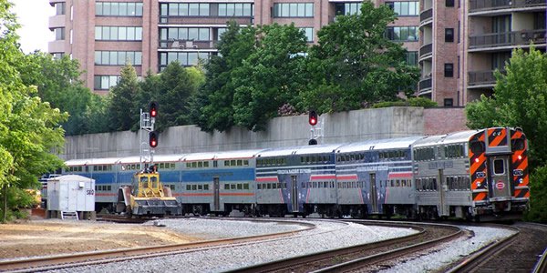 VRE_Crystal_City_by_BeyondDC_Flickr-600