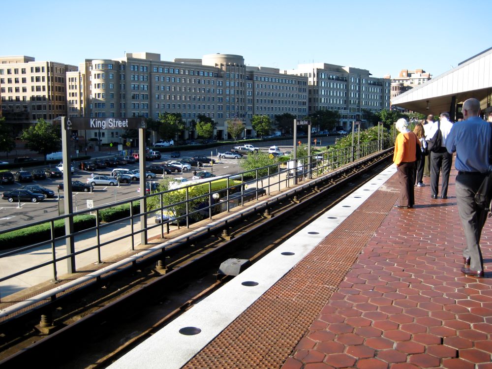 king_street_metro_flickr_Michael_Tyznik