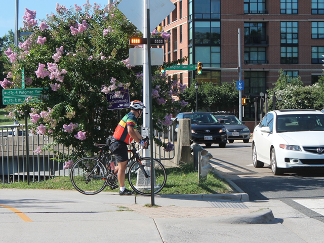 10a.ShirlingtonVA.22July_2015_1280_Elvert_Barnes_Flickr